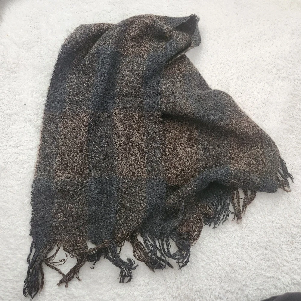 Kenneth Cole New York Scarf Plaid Boucle Knit Fringe Charcoal Brown Grey Mens